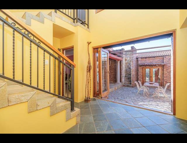 6 BEDROOM HOUSE FOR SALE IN RUIMSIG